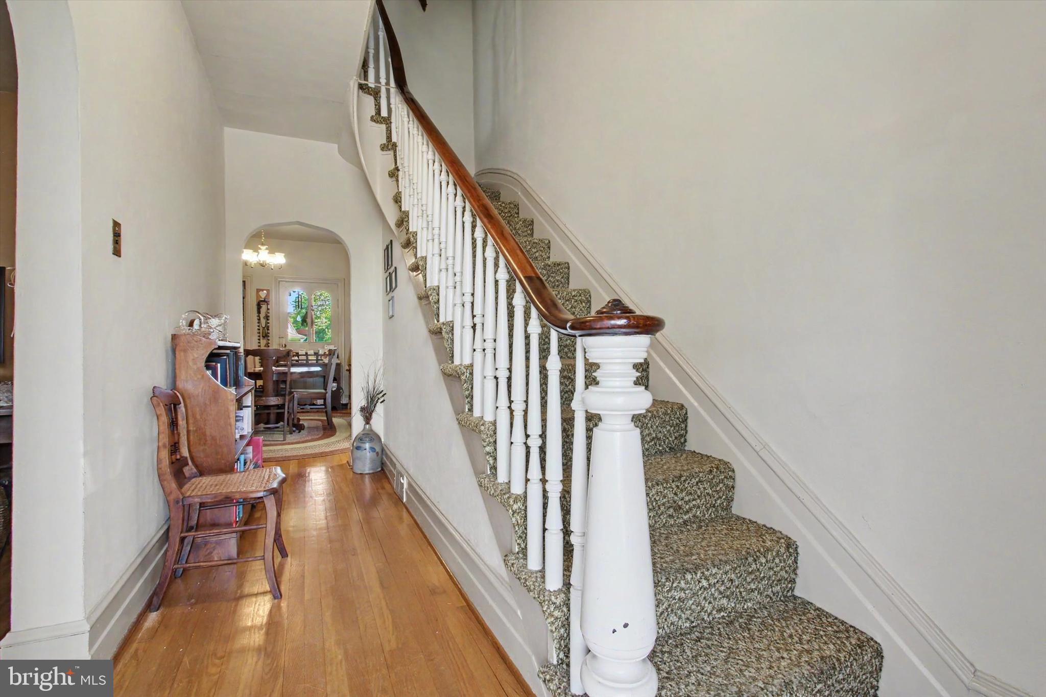215 W SECOND STREET