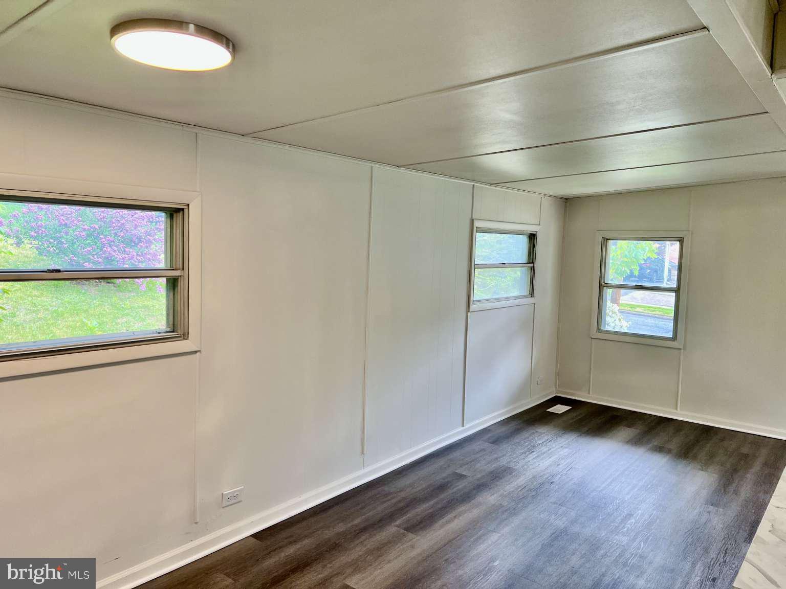 OAK HILLS - Residential