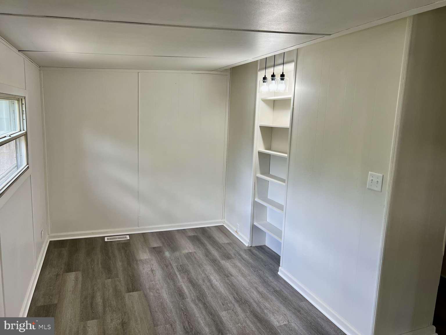 OAK HILLS - Residential