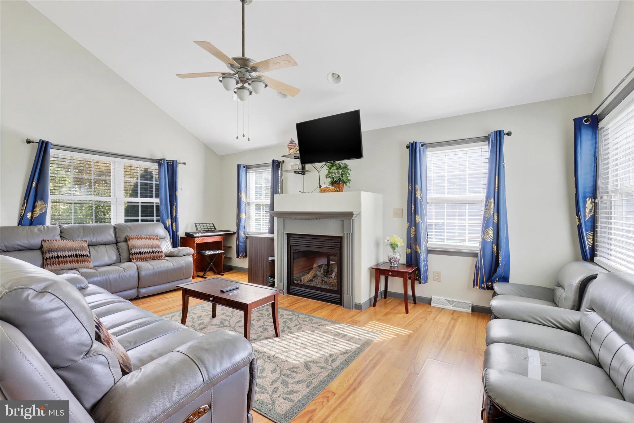 SOUTHAMPTON CUMBERLAND - Residential