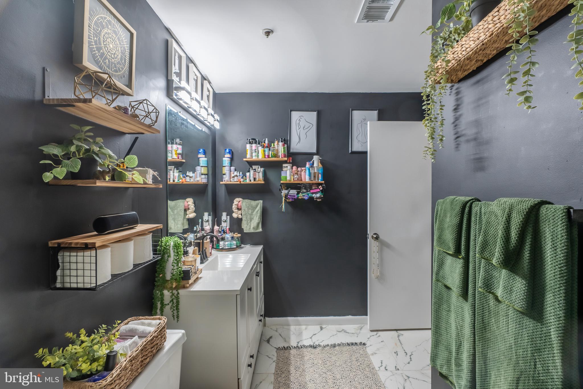 DEVON HILLS CONDO - Residential Lease