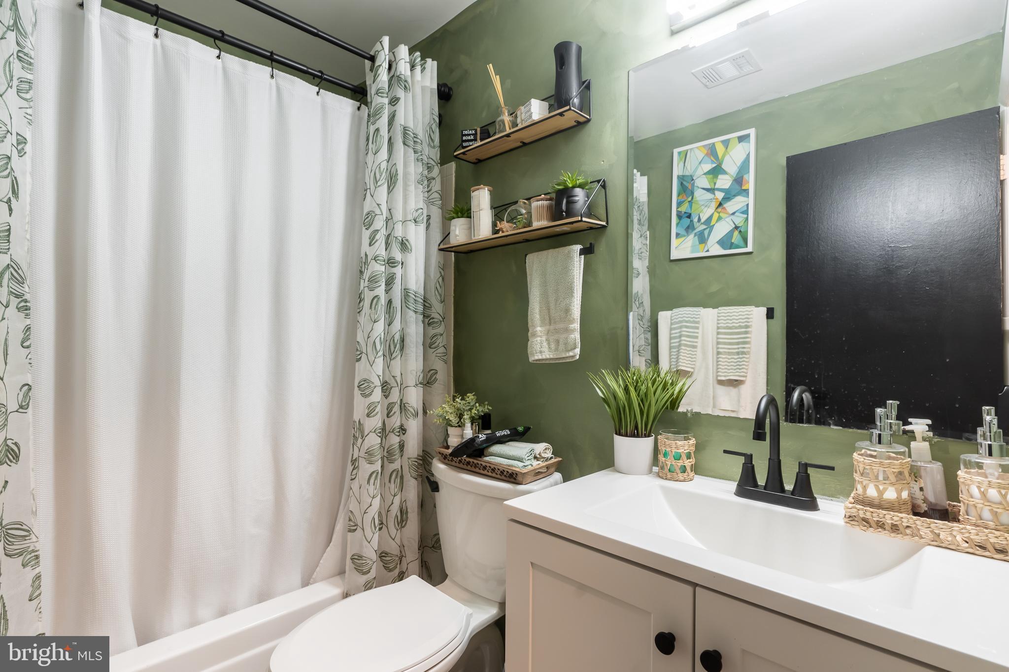 DEVON HILLS CONDO - Residential Lease