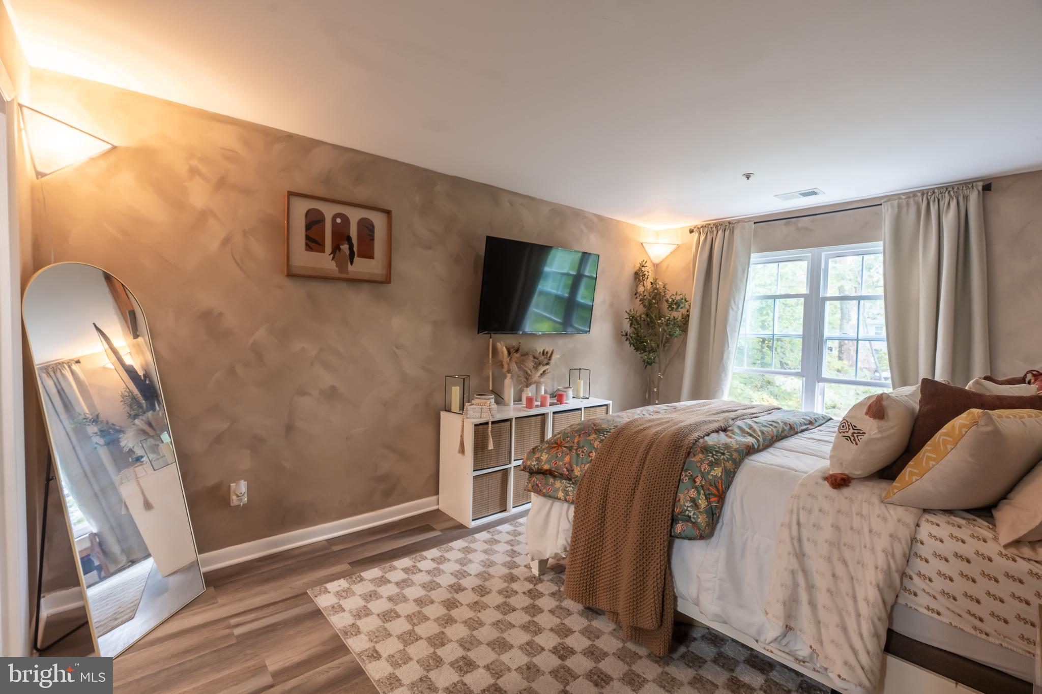 DEVON HILLS CONDO - Residential Lease