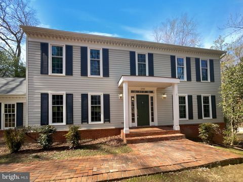 2724 VALESTRA CIRCLE OAKTON VA 22124