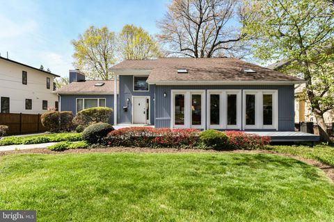 Tiny photo for 1410 Cedar Avenue, MCLEAN, VA 22101 (MLS # VAFX2265816)