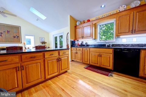 Tiny photo for 1410 Cedar Avenue, MCLEAN, VA 22101 (MLS # VAFX2265816)