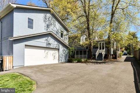 Tiny photo for 1410 Cedar Avenue, MCLEAN, VA 22101 (MLS # VAFX2265816)