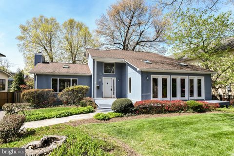 Tiny photo for 1410 Cedar Avenue, MCLEAN, VA 22101 (MLS # VAFX2265816)