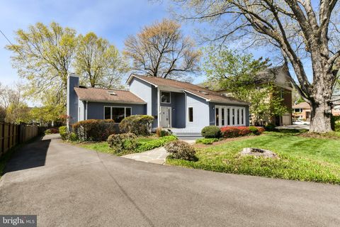 Tiny photo for 1410 Cedar Avenue, MCLEAN, VA 22101 (MLS # VAFX2265816)