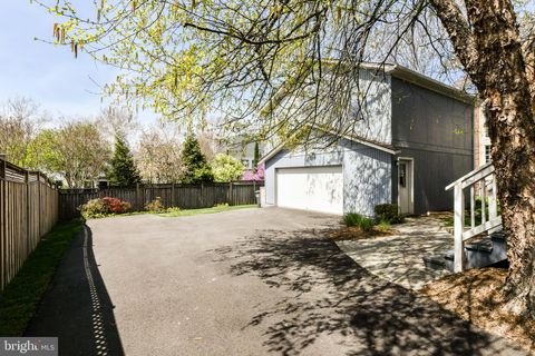 Tiny photo for 1410 Cedar Avenue, MCLEAN, VA 22101 (MLS # VAFX2265816)