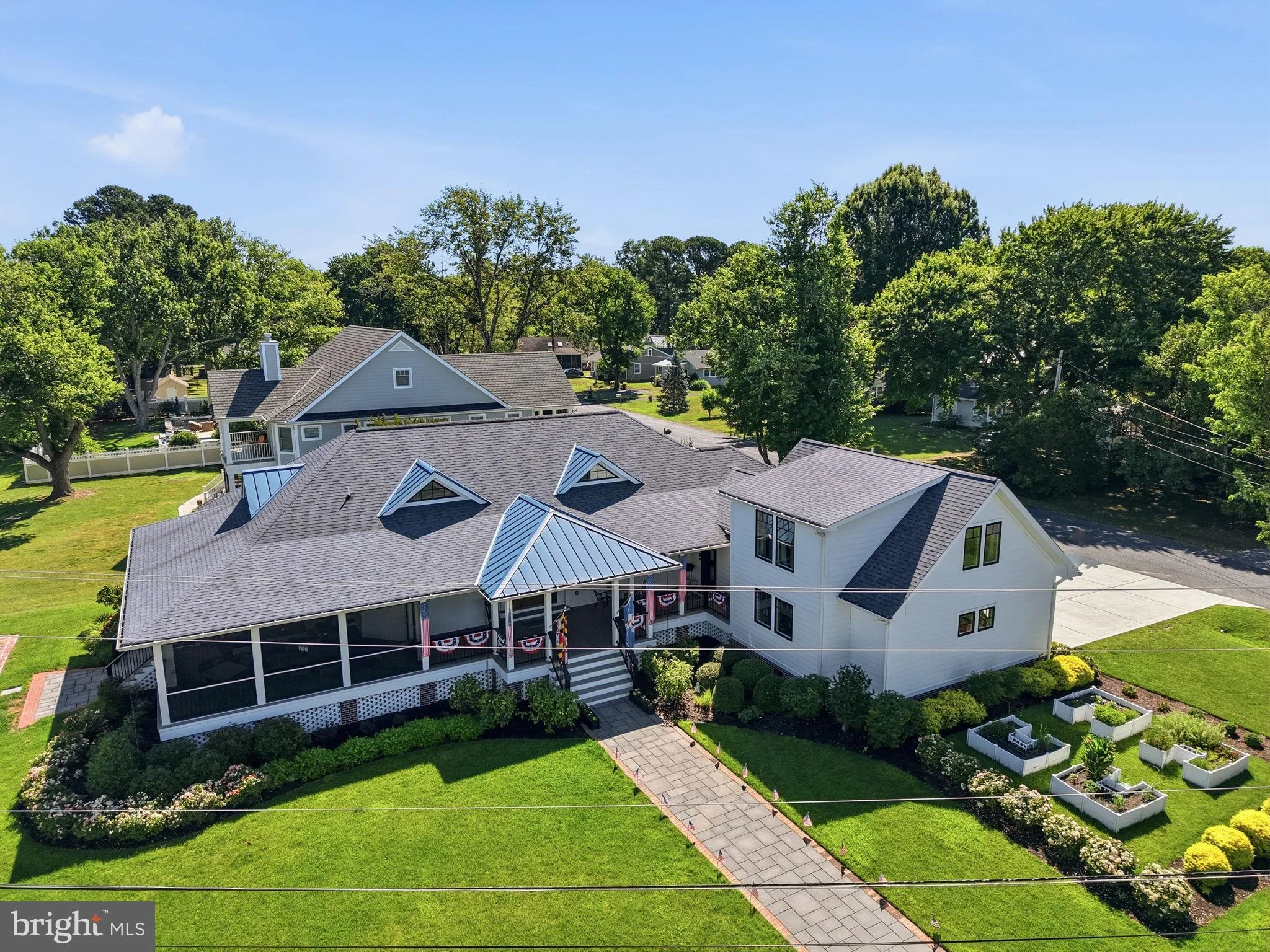 303 Manor