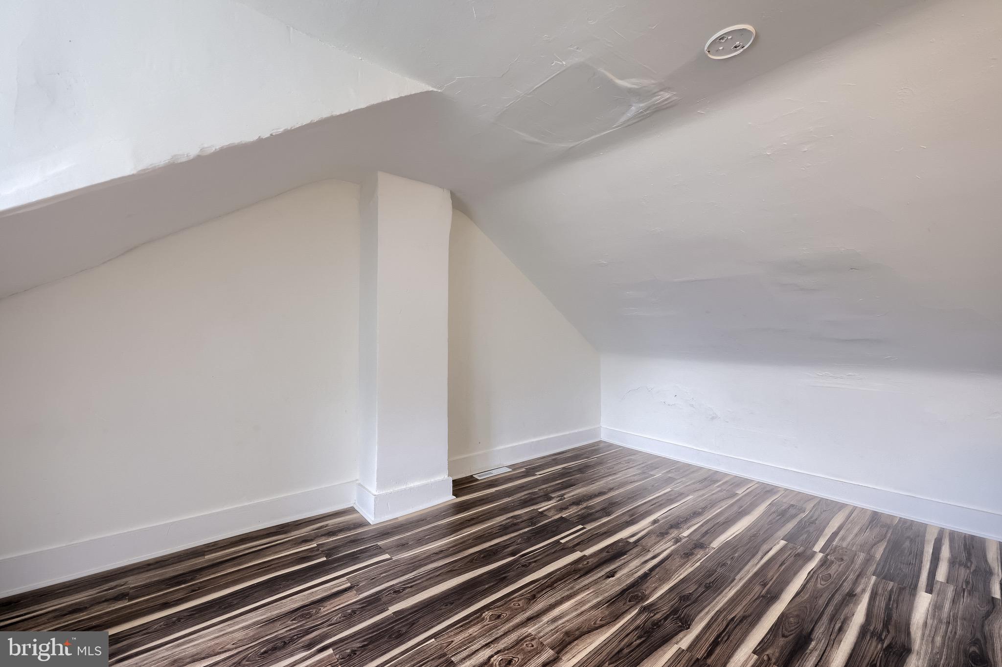 SOUTHEAST LANCASTER - Residential