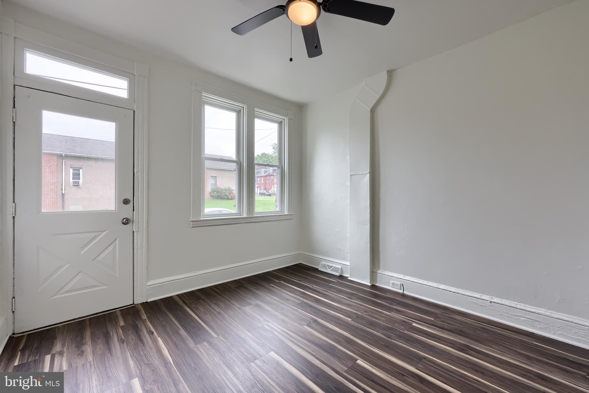 SOUTHEAST LANCASTER - Residential