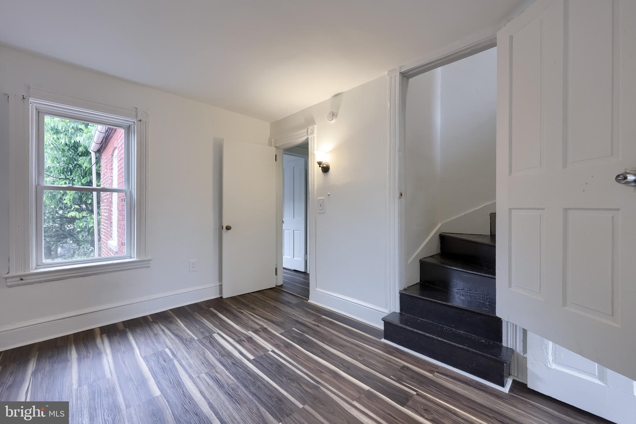 SOUTHEAST LANCASTER - Residential