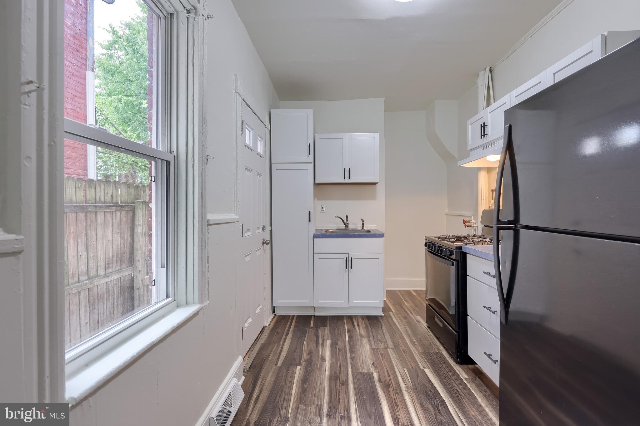 SOUTHEAST LANCASTER - Residential