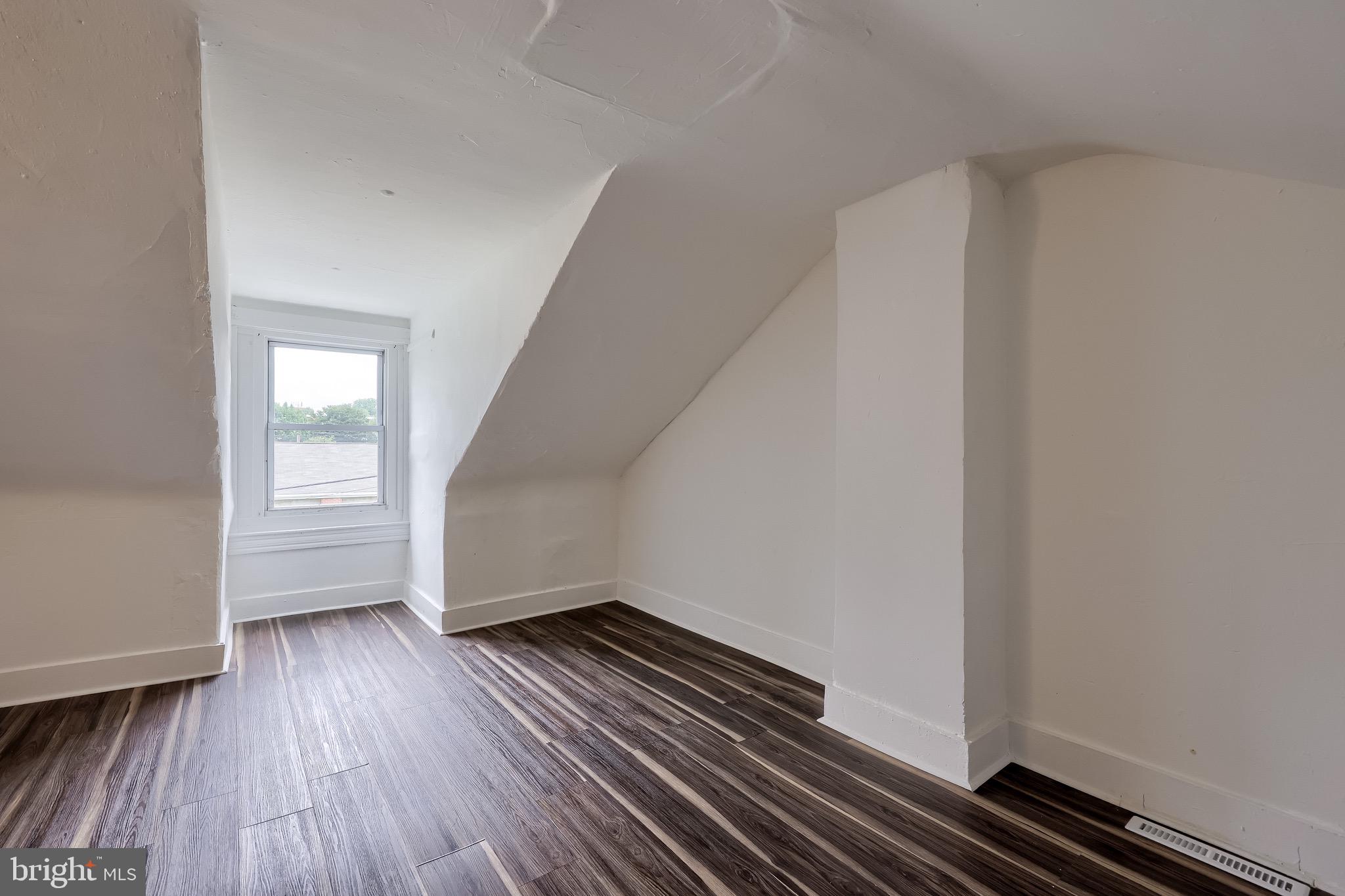 SOUTHEAST LANCASTER - Residential