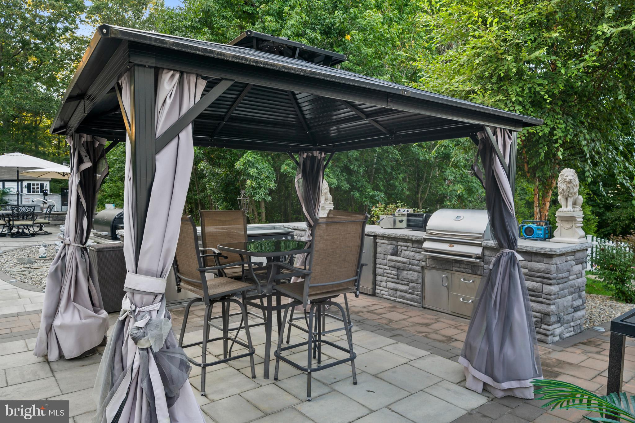 BUCKS RUN - Residential