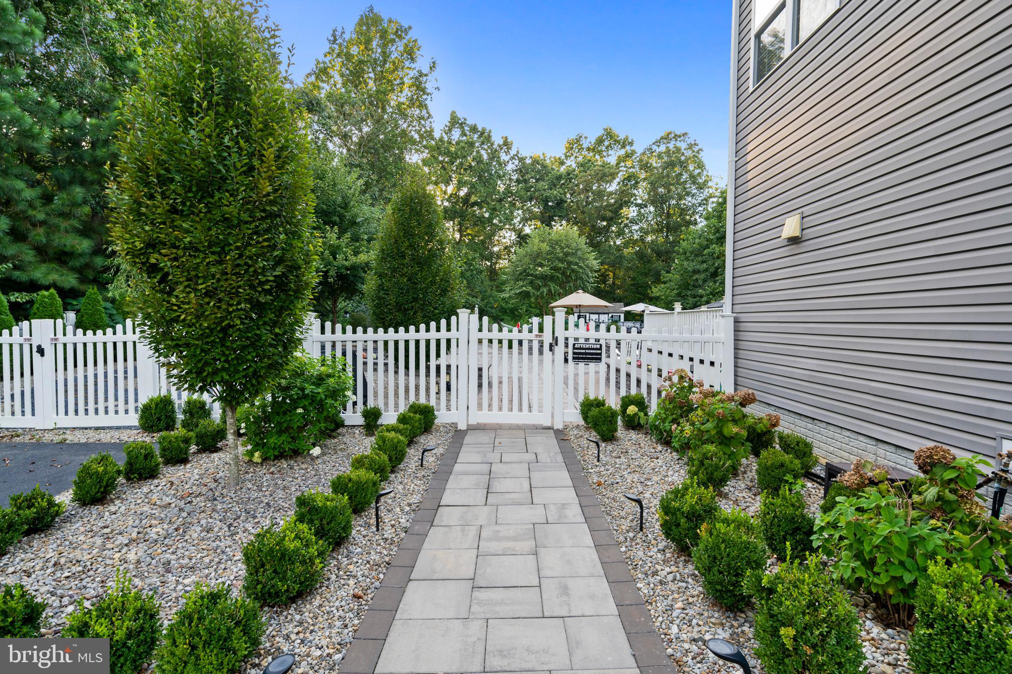 BUCKS RUN - Residential