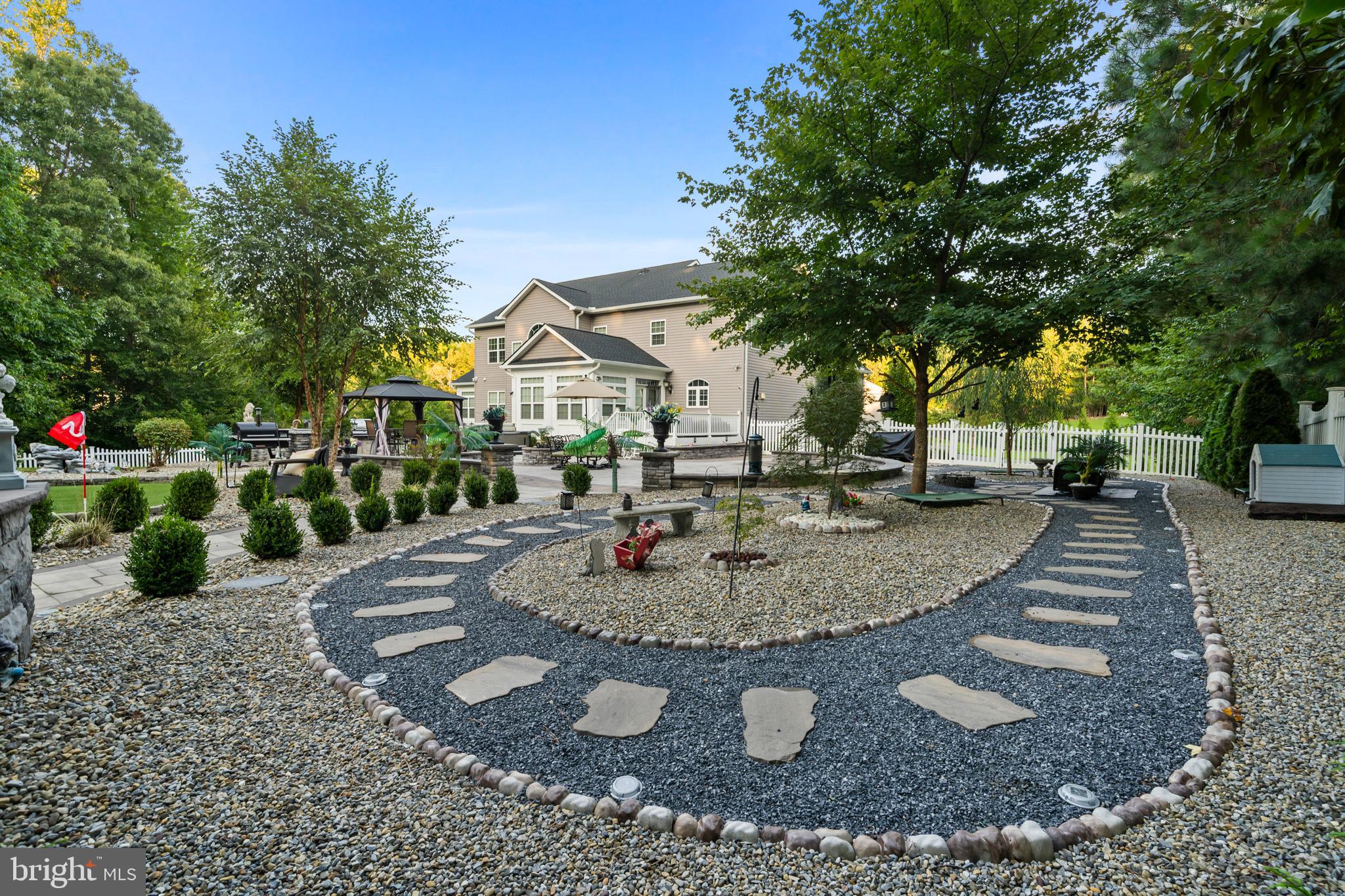 BUCKS RUN - Residential