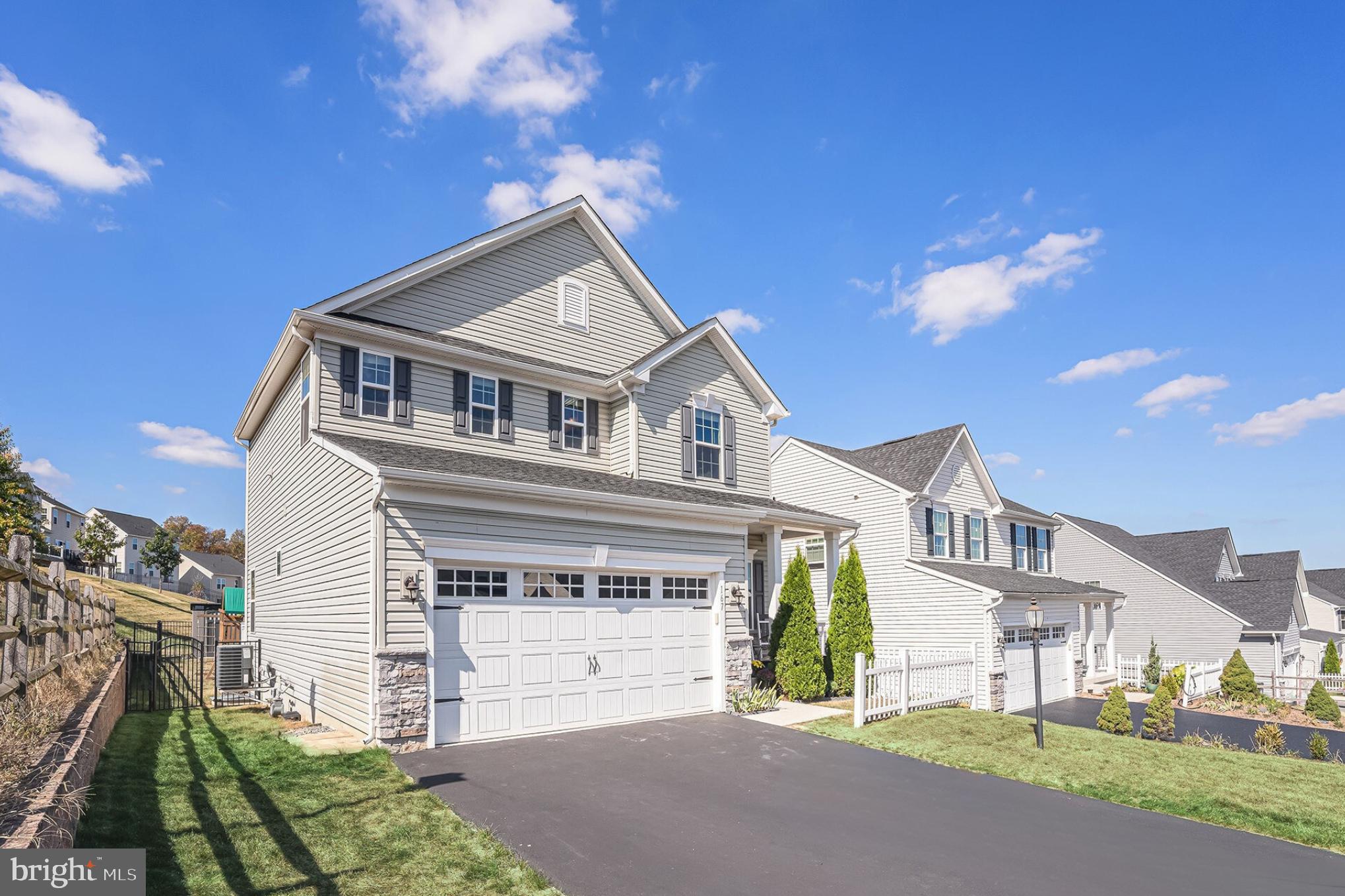 HANOVER POINTE - Residential