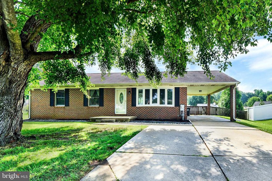 ***OFFER DEADLINE IS 7PM SUNDAY JULY 23, 2023. PLEASE SUBMIT YOUR HIGHEST AND BEST OFFER ON THIS GREAT HOME ASAP.***THIS CHARMING RANCHER, BUILT IN 1984, BOASTS A PERFECT BLEND OF COZY COMFORT AND TIMELESS ELEGANCE. WITH APPROXIMATELY 2,400 FINISHED SQUARE FEET OF LIVING SPACE, THIS PROPERTY PROVIDES AMPLE ROOM FOR YOU TO CREATE LASTING MEMORIES.

STEP INSIDE TO DISCOVER A WELCOMING INTERIOR THAT EMBRACES YOU WITH WARMTH WITH UPDATED HARDWOOD FLOORS AS YOU ENTER THE HOME. THE HEART OF THIS HOME LIES IN ITS COUNTRY KITCHEN, A PLACE WHERE CULINARY DELIGHTS ARE BORN AND CHERISHED MEMORIES ARE SHARED. THE KITCHEN OFFERS STAINLESS STEEL APPLIANCES, KITCHEN TABLE SPACE, AND EASY ACCESS TO THE BACKYARD. BUT THAT'S NOT ALL - VENTURE DOWNSTAIRS TO FIND A FULLY FINISHED BASEMENT, COMPLETE WITH A VERSATILE DEN/OFFICE. THIS AREA OFFERS A MULTITUDE OF POSSIBILITIES, FROM CREATING A HOME OFFICE FOR REMOTE WORK TO CONVERTING IT INTO A COZY HOME GYM OR GAMING ROOM.

BEYOND THE WALLS OF THE HOME, A LARGE DECK AWAITS AT THE REAR, PROVIDING THE IDEAL SETTING FOR OUTDOOR GATHERINGS. BASK IN THE TRANQUILITY OF YOUR SURROUNDINGS, AS YOU TAKE IN THE VIEW OF THE EXPANSIVE .349-ACRE LOT. WITH AMPLE OUTDOOR SPACE, YOU HAVE THE FREEDOM TO SHAPE YOUR OWN OUTDOOR OASIS, WHETHER IT'S ADDING A GARDEN, CREATING A PLAY AREA, OR DESIGNING THE PERFECT OUTDOOR OASIS YOU'VE BEEN DREAMING OF.

TUCKED AWAY AT THE END OF A SERENE CUL-DE-SAC, THIS PROPERTY ENSURES PEACE AND PRIVACY, MAKING IT AN IDEAL HAVEN TO ESCAPE THE HUSTLE AND BUSTLE OF DAILY LIFE. 
WHILE THIS HOME EXUDES CHARM AND CHARACTER, IT COULD USE A BIT OF TENDER LOVING CARE AND COSMETIC UPDATES TO TRULY SHINE. THIS PRESENTS AN EXCITING OPPORTUNITY FOR YOU TO PUT YOUR PERSONAL TOUCH ON THE PROPERTY, TURNING IT INTO A REFLECTION OF YOUR OWN UNIQUE STYLE AND PREFERENCES.

DON'T MISS OUT ON THIS RARE GEM IN HIGHLY SOUGHT AFTER COMMUNITY OF GREENRIDGE! SEIZE THE CHANCE TO MAKE THIS RANCHER YOUR OWN, AND CREATE A LIFETIME OF CHERISHED MEMORIES IN A HOME THAT'S WAITING TO BE TRANSFORMED INTO YOUR DREAM OASIS. COME AND EXPERIENCE THE POTENTIAL OF THIS PROPERTY TODAY!