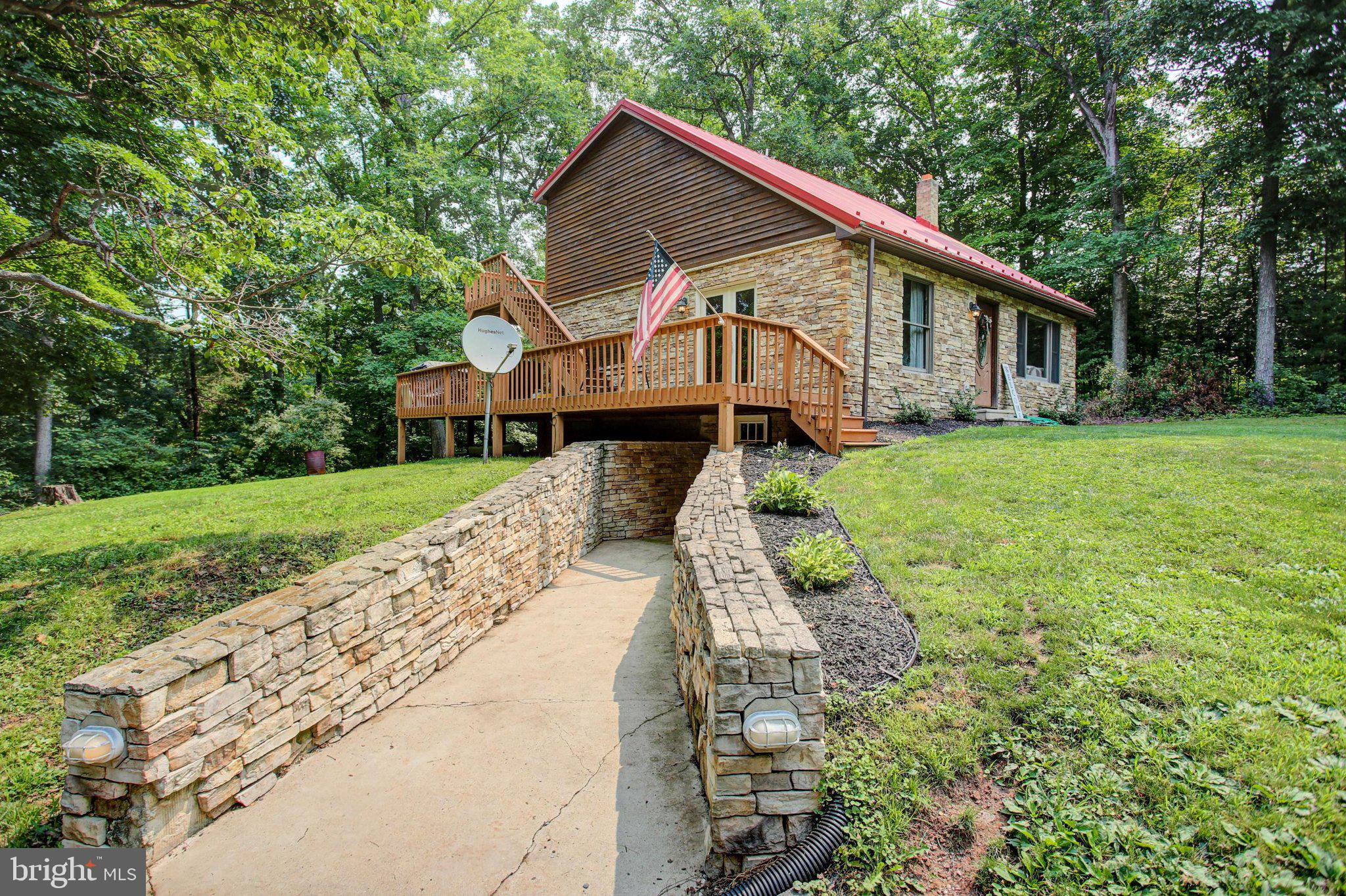 845 OAK RIDGE DR