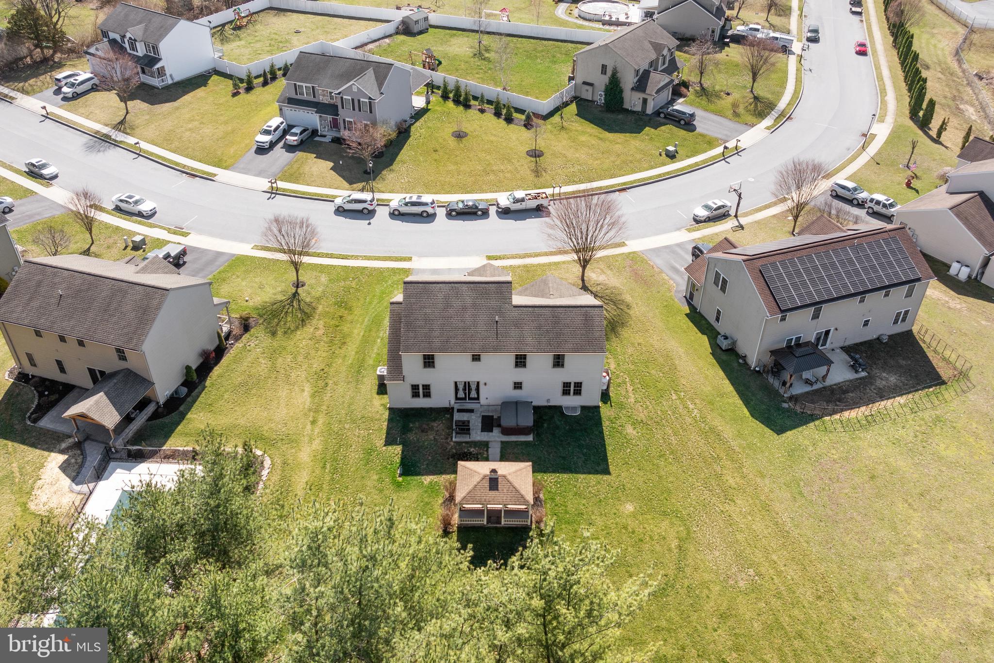 BLUE MOUNTAIN VIEW ESTATE - Residential