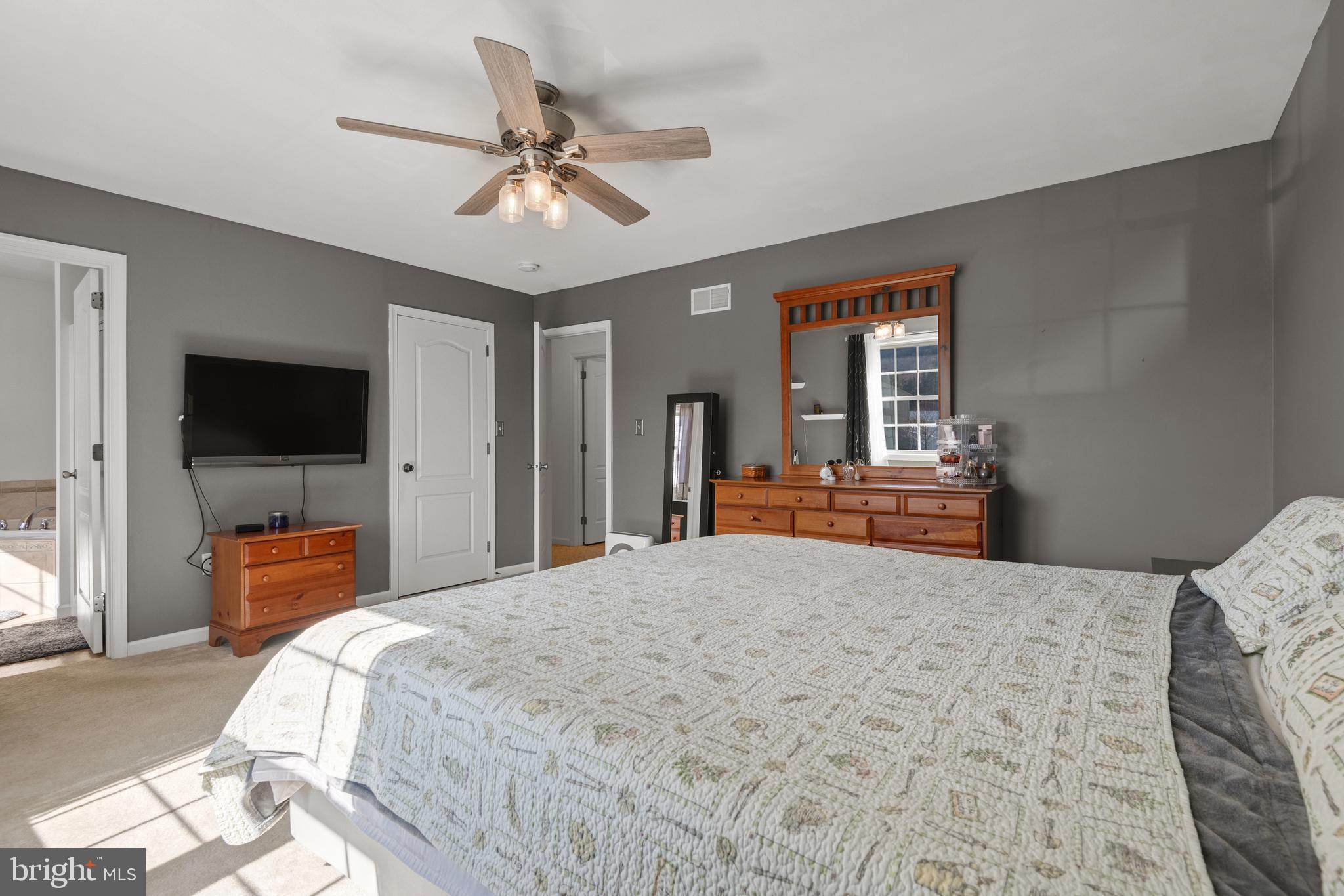 BLUE MOUNTAIN VIEW ESTATE - Residential