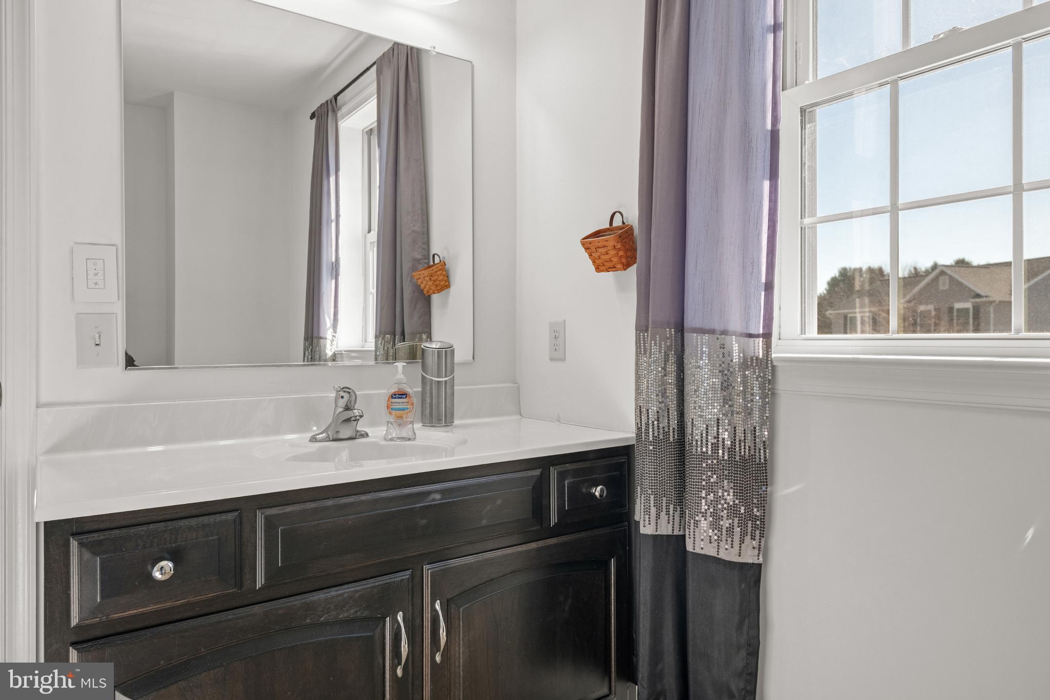 BLUE MOUNTAIN VIEW ESTATE - Residential