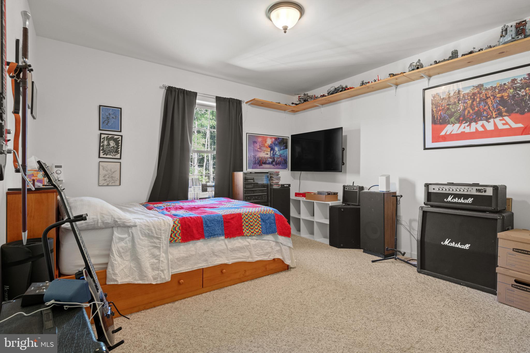 BLUE MOUNTAIN VIEW ESTATE - Residential