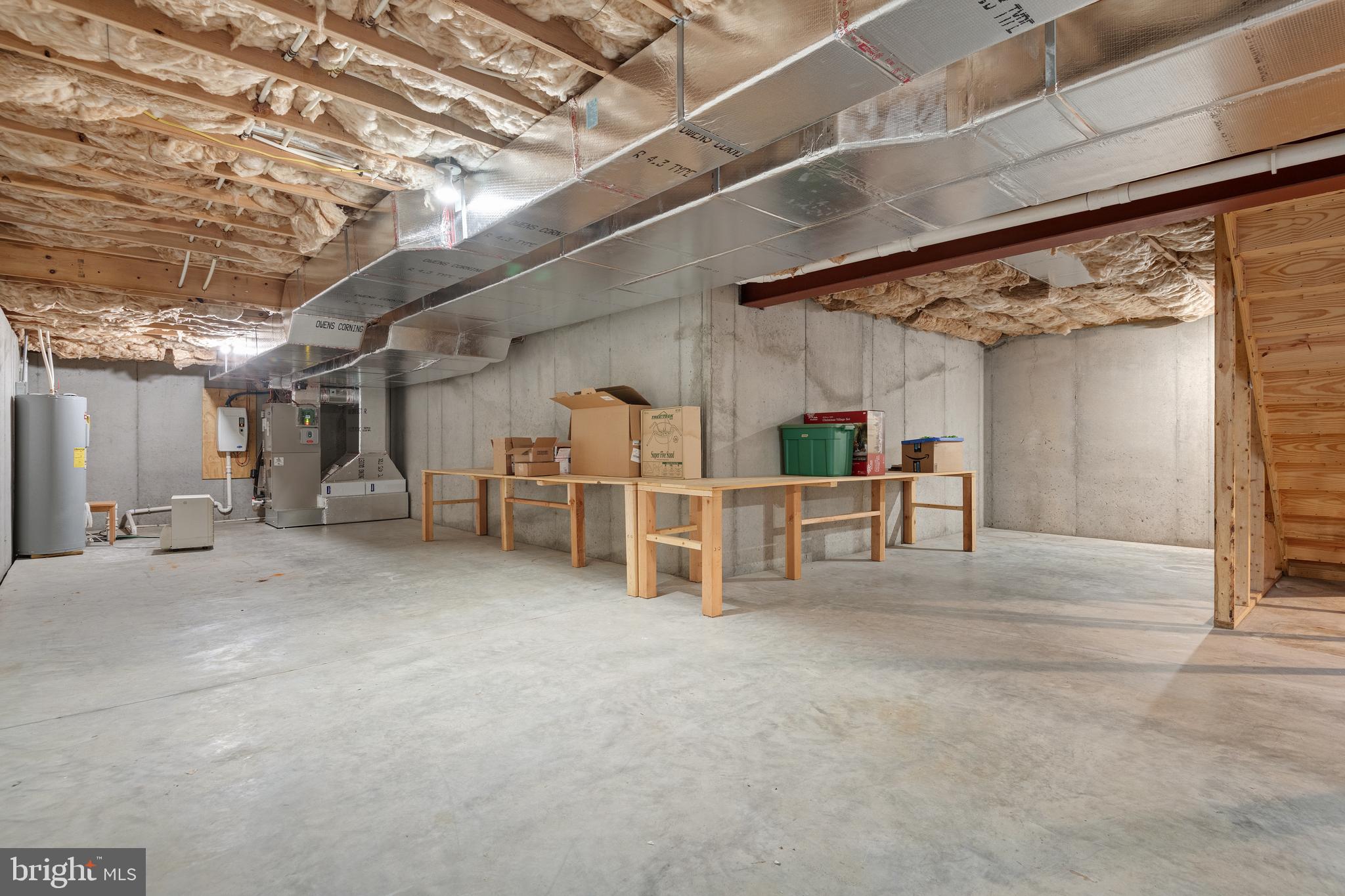 BLUE MOUNTAIN VIEW ESTATE - Residential