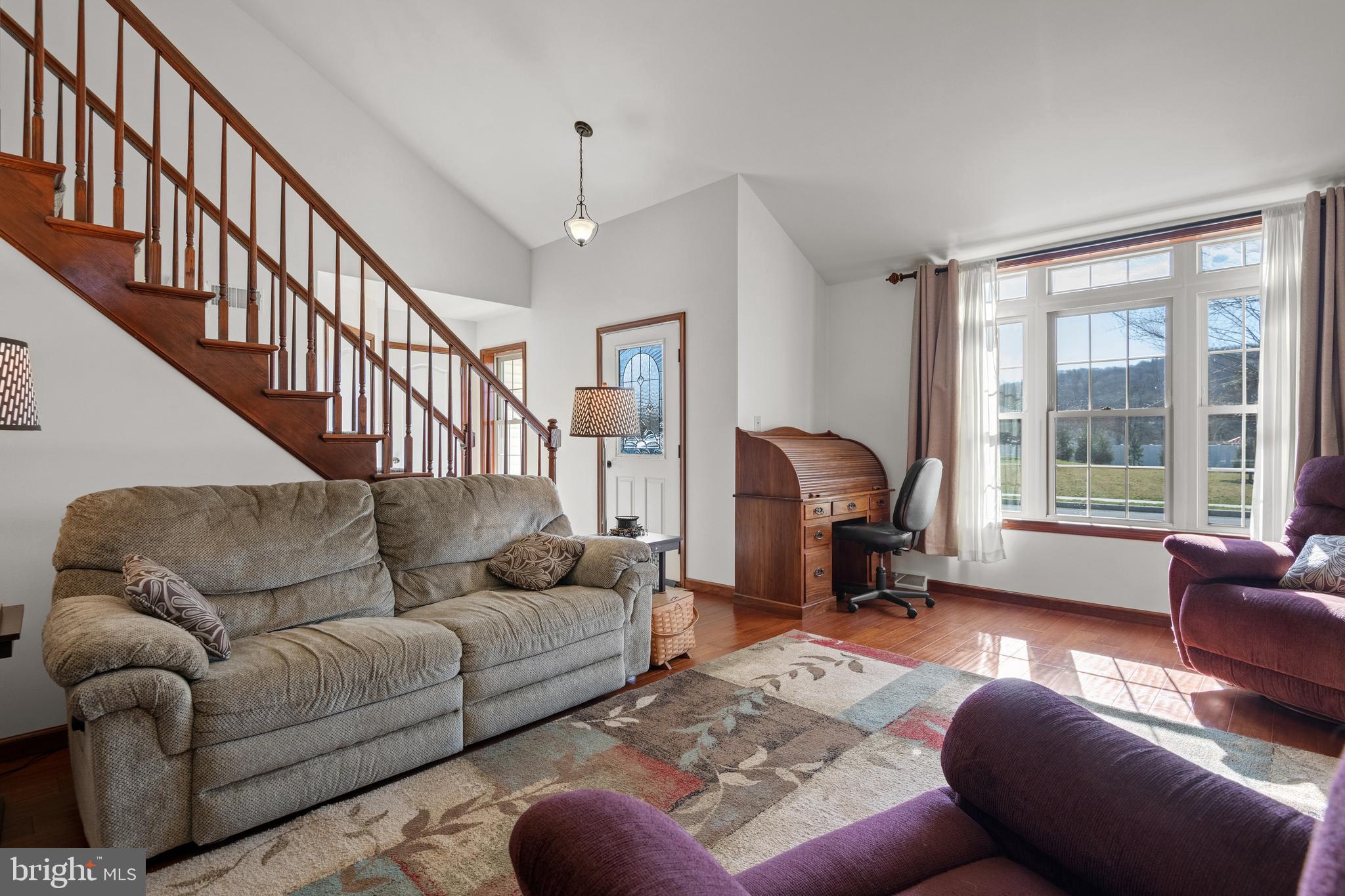 BLUE MOUNTAIN VIEW ESTATE - Residential