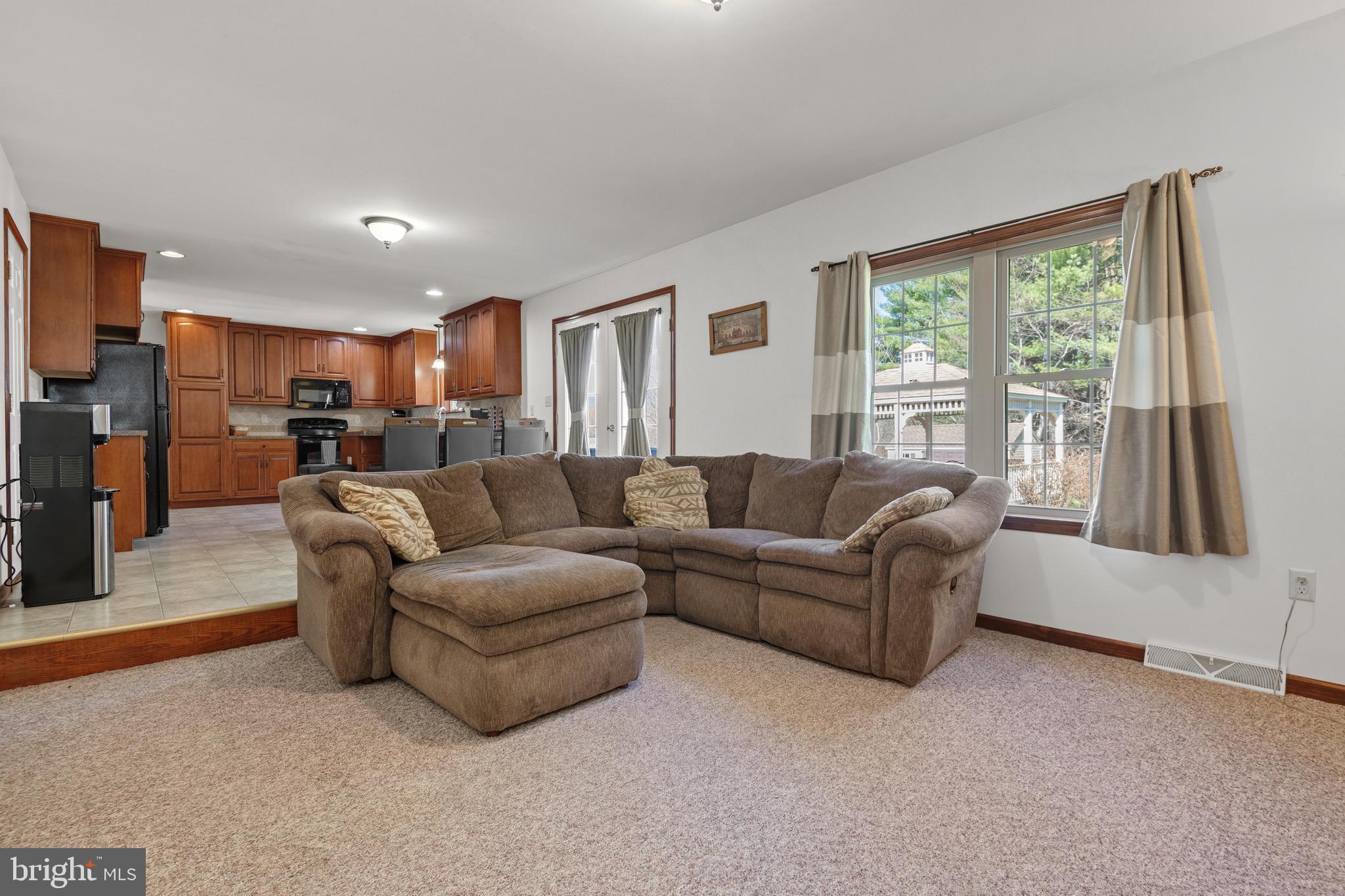 BLUE MOUNTAIN VIEW ESTATE - Residential