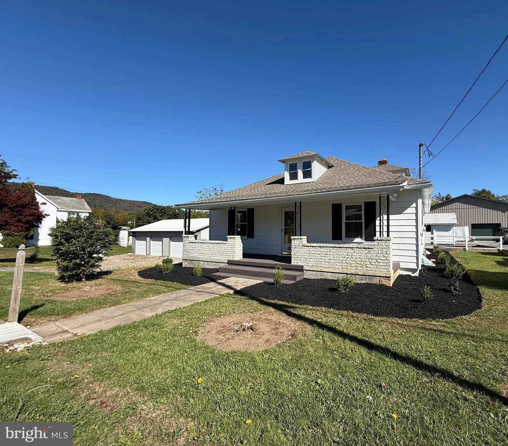 13883 BUCHANAN TRAIL W