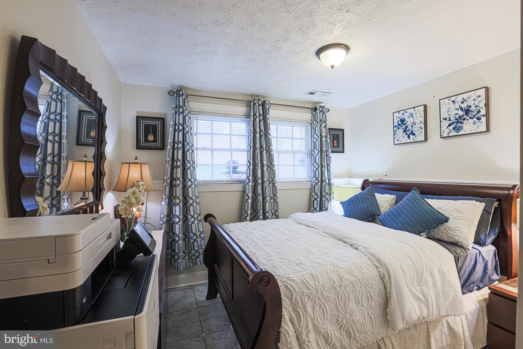 BARRINGTON - Residential