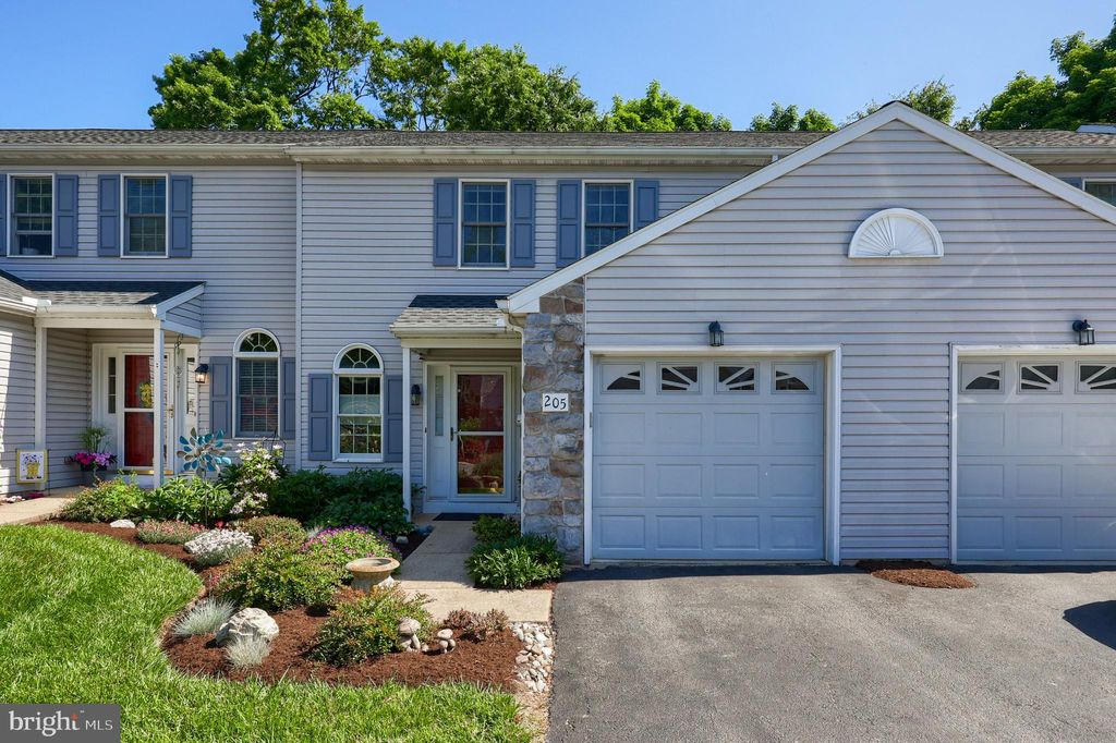 Photo of 205 Topland Drive, Lancaster, PA 17601 (MLS # PALA2046424)