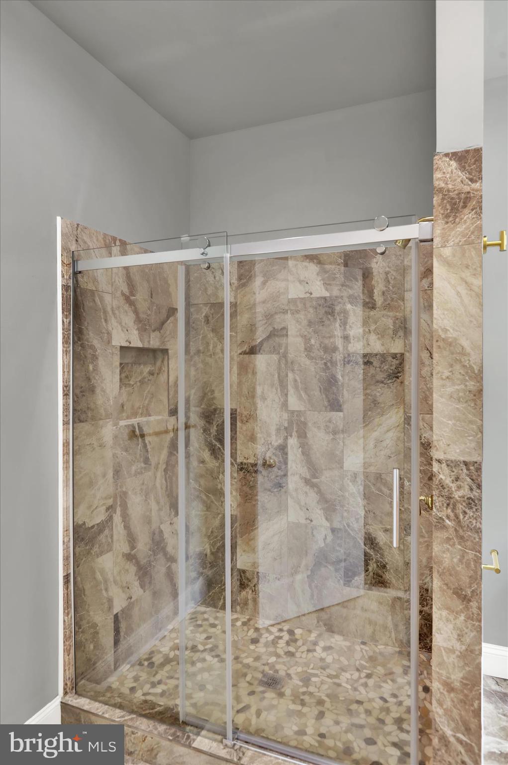 READING - Residential Lease