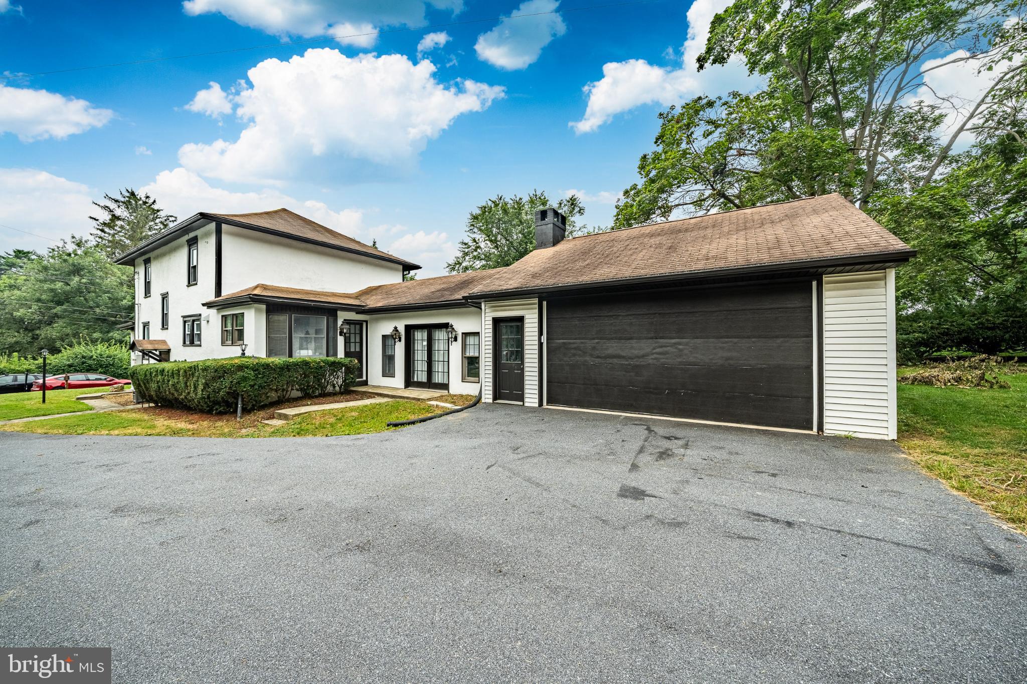 2043 STONECREST DRIVE