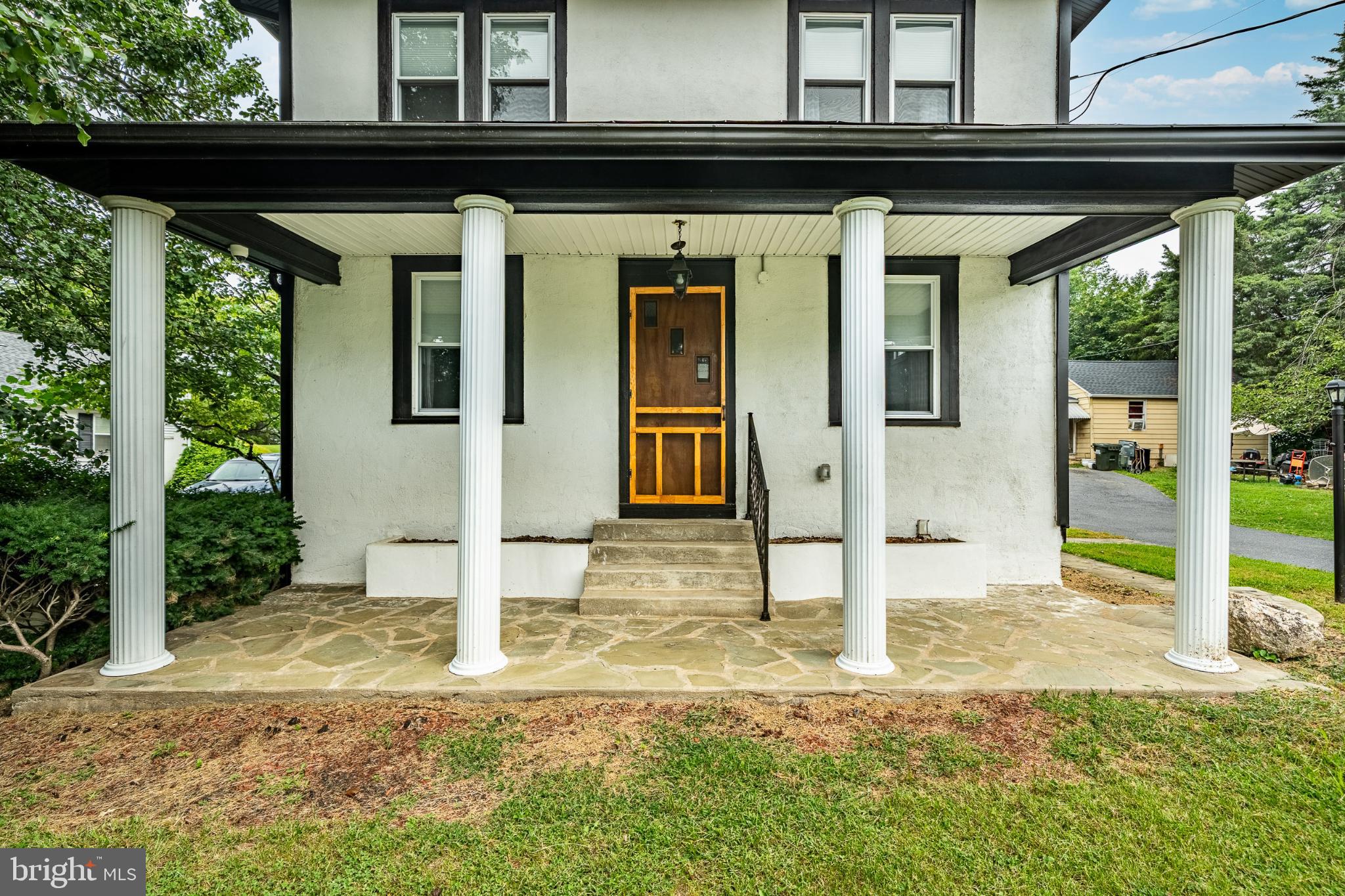 2043 STONECREST DRIVE