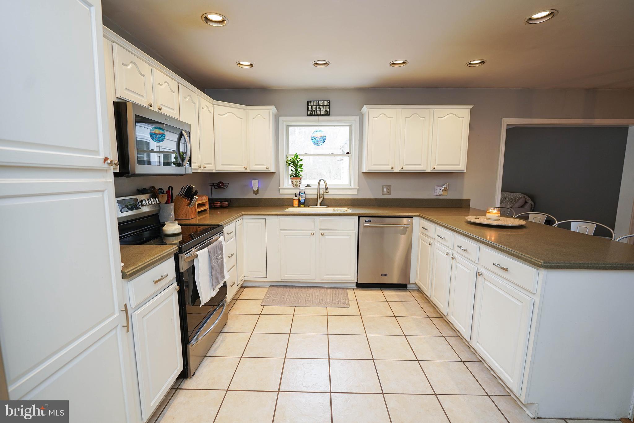 VILLAGE OF NASSAWANGO - Residential Lease