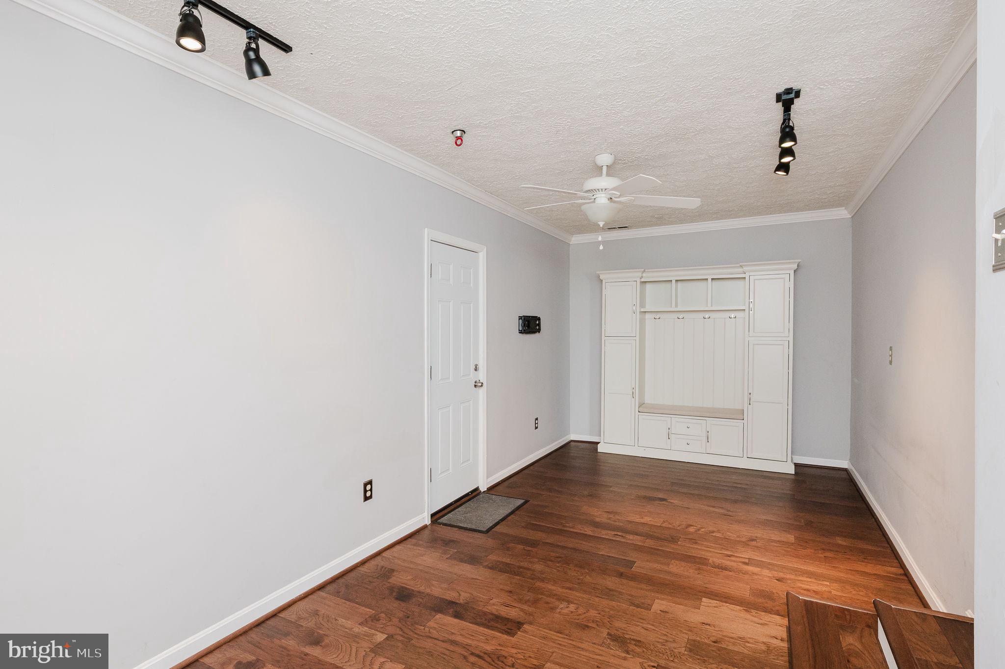 LAUREL VALLEY - Residential