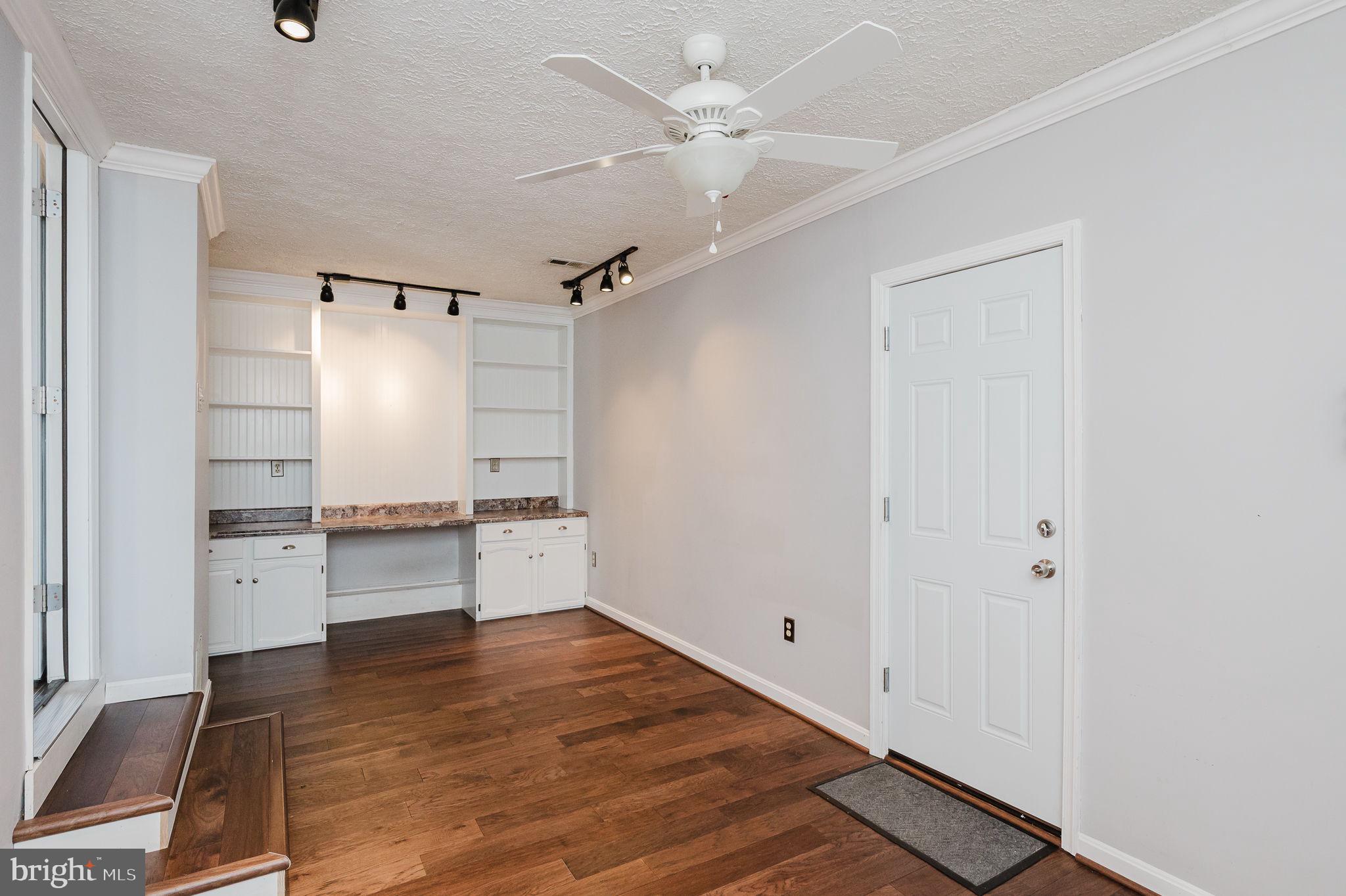 LAUREL VALLEY - Residential