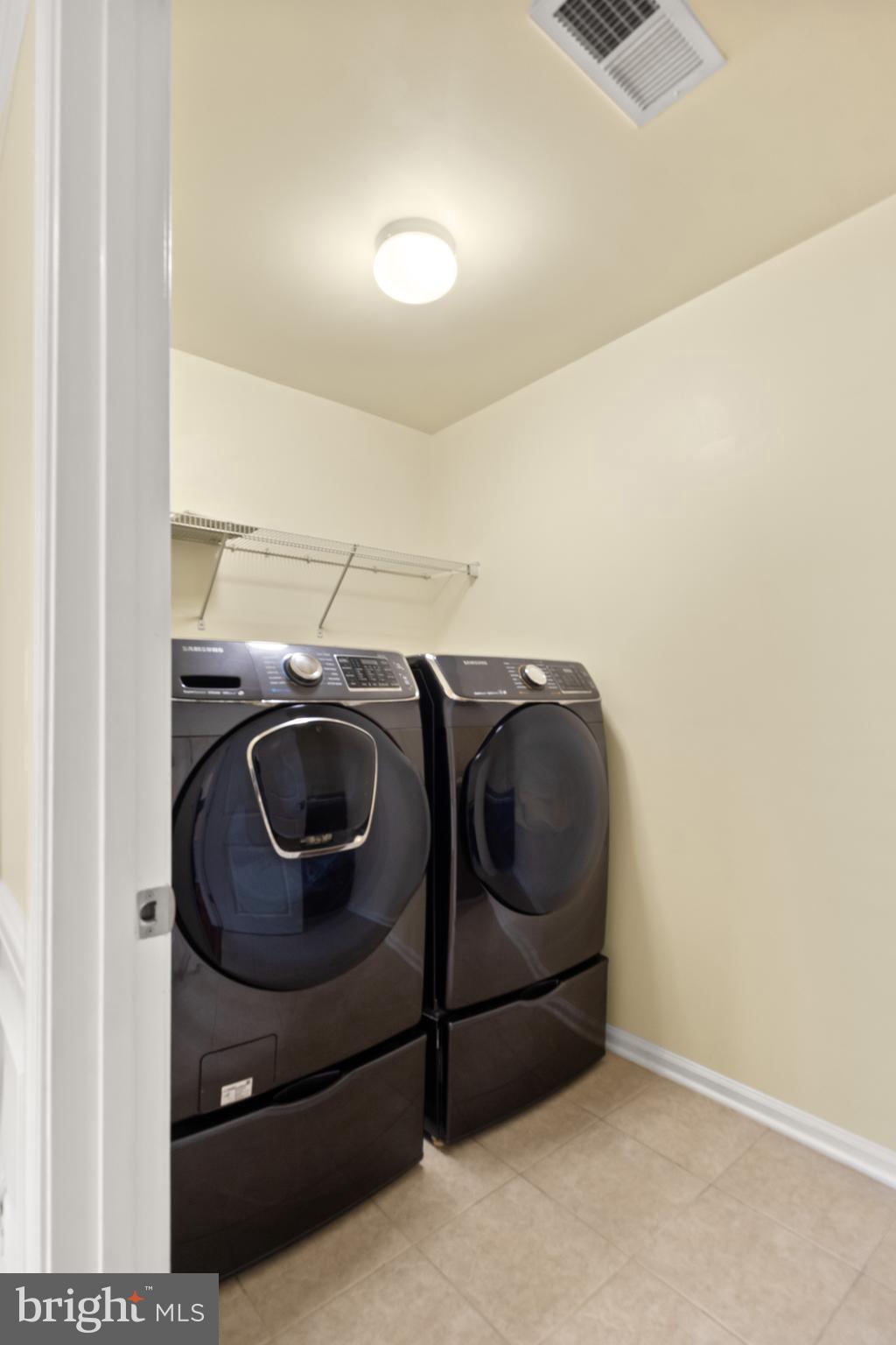 EAST CHASE - Residential