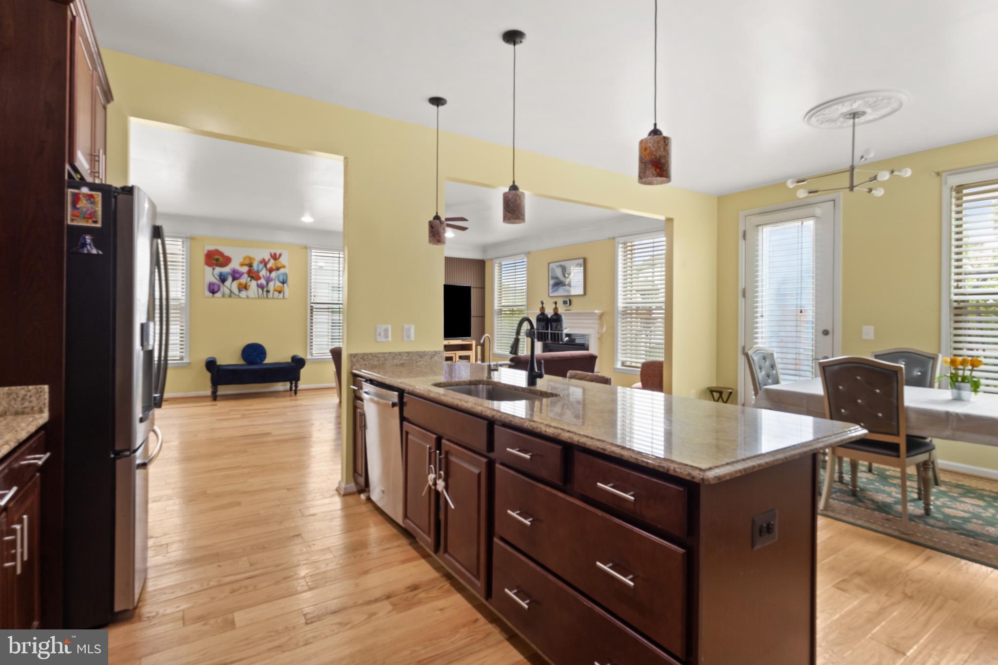 EAST CHASE - Residential