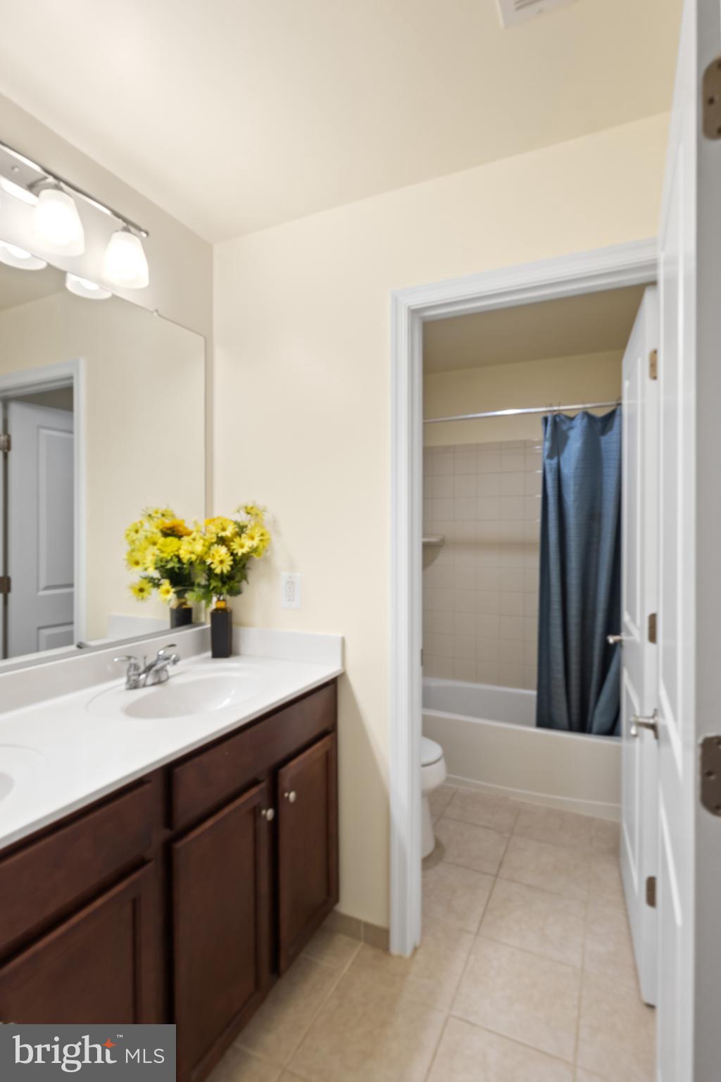 EAST CHASE - Residential