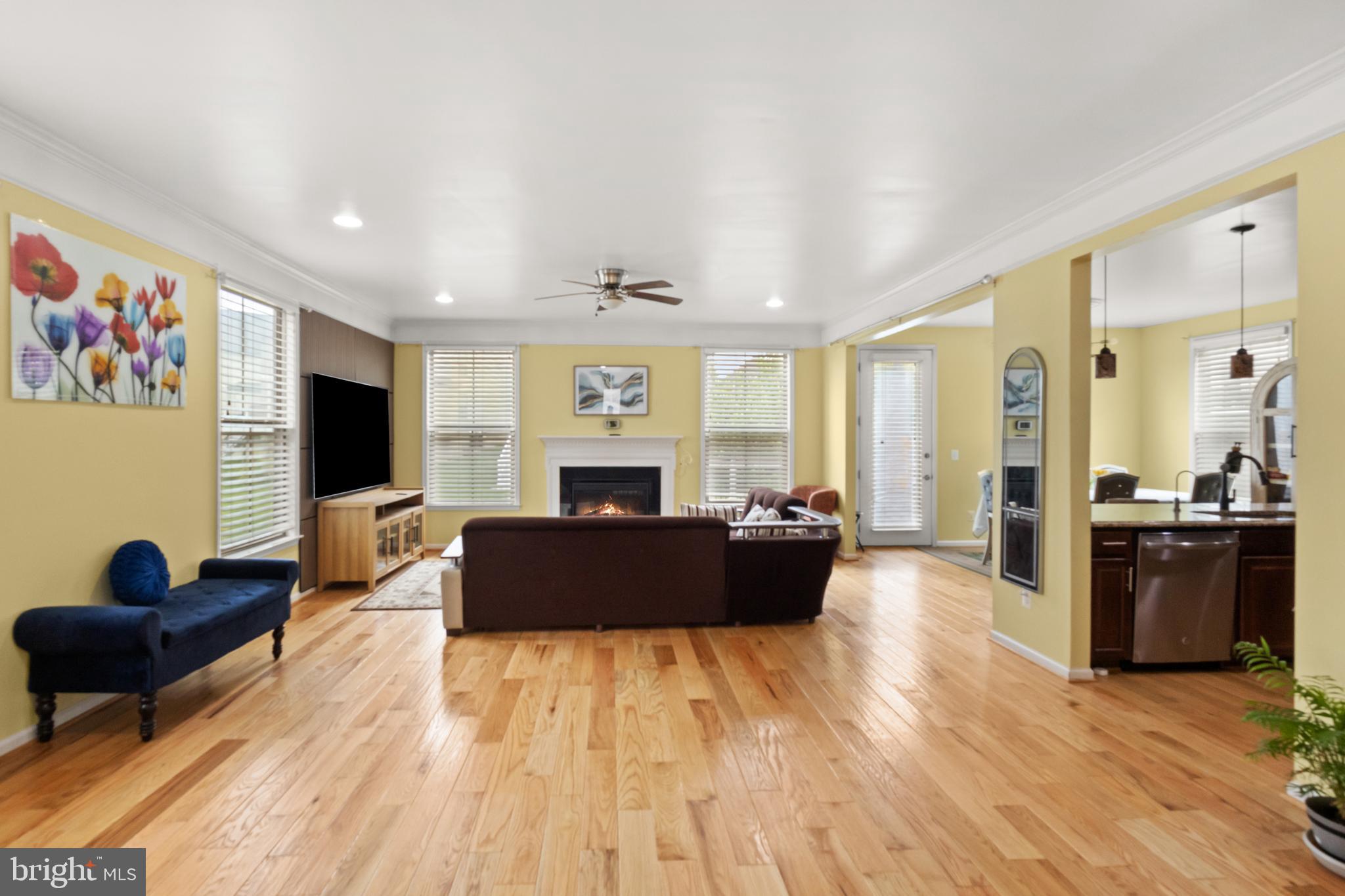 EAST CHASE - Residential