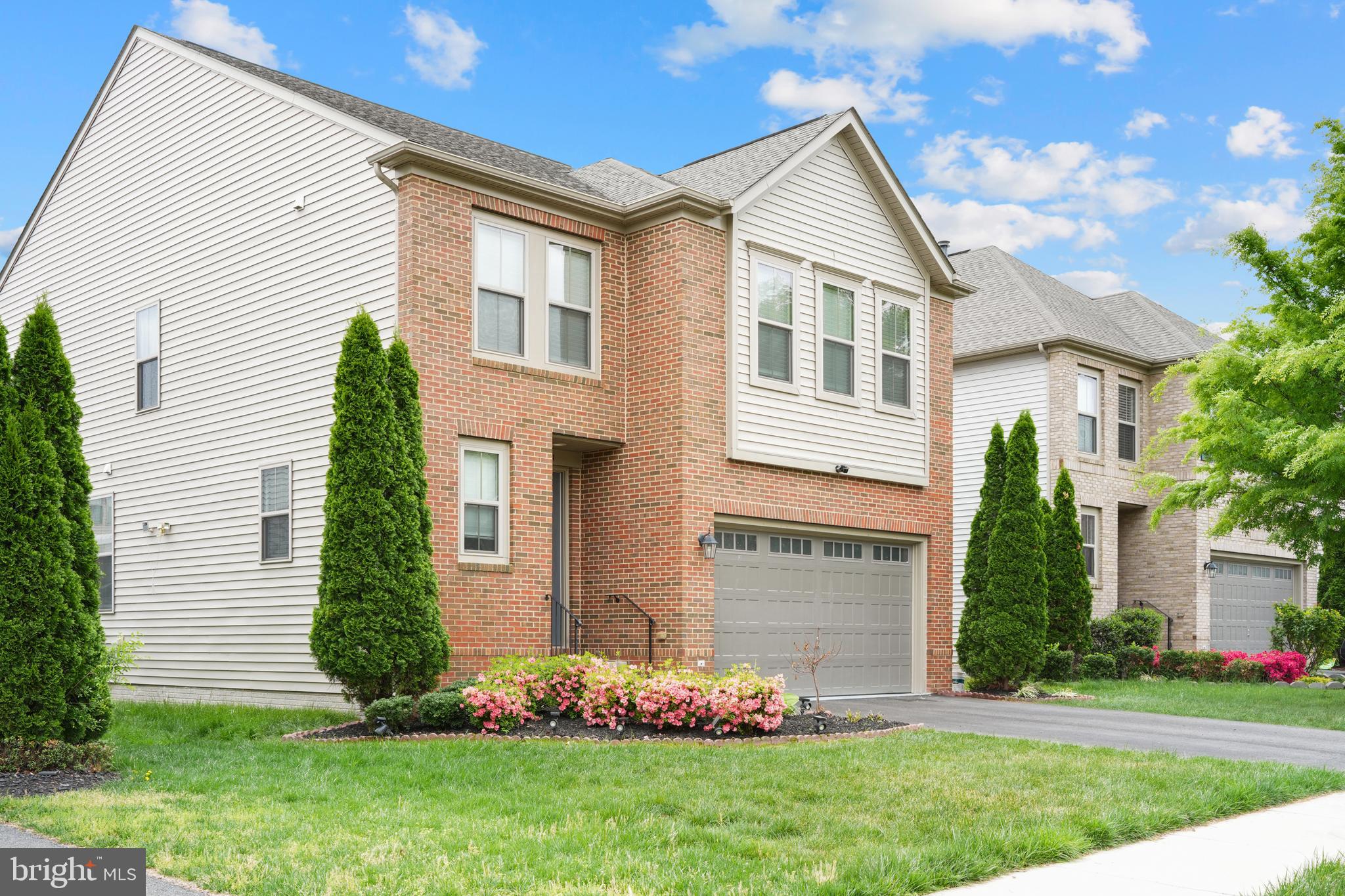 EAST CHASE - Residential