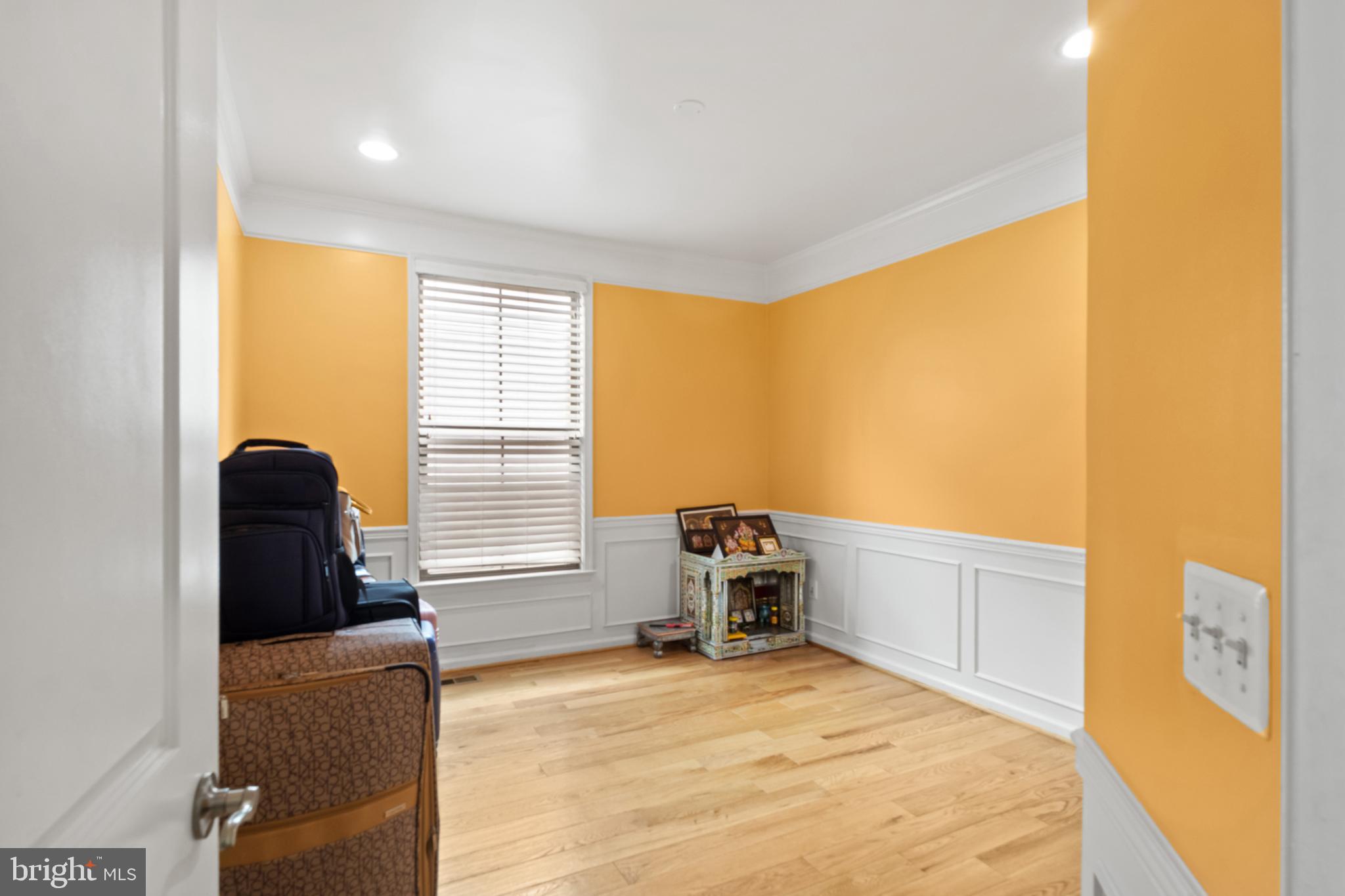 EAST CHASE - Residential