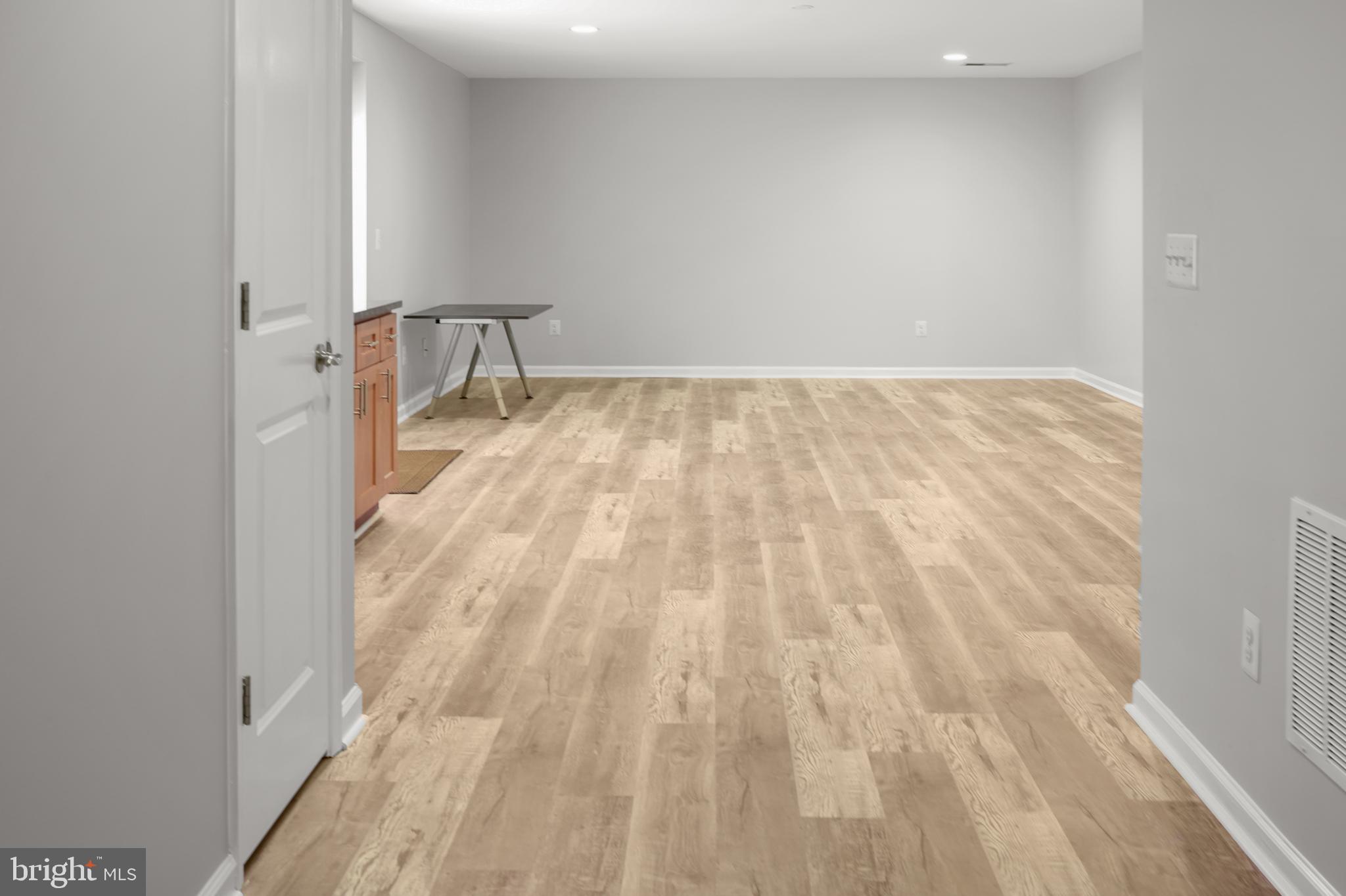 EAST CHASE - Residential