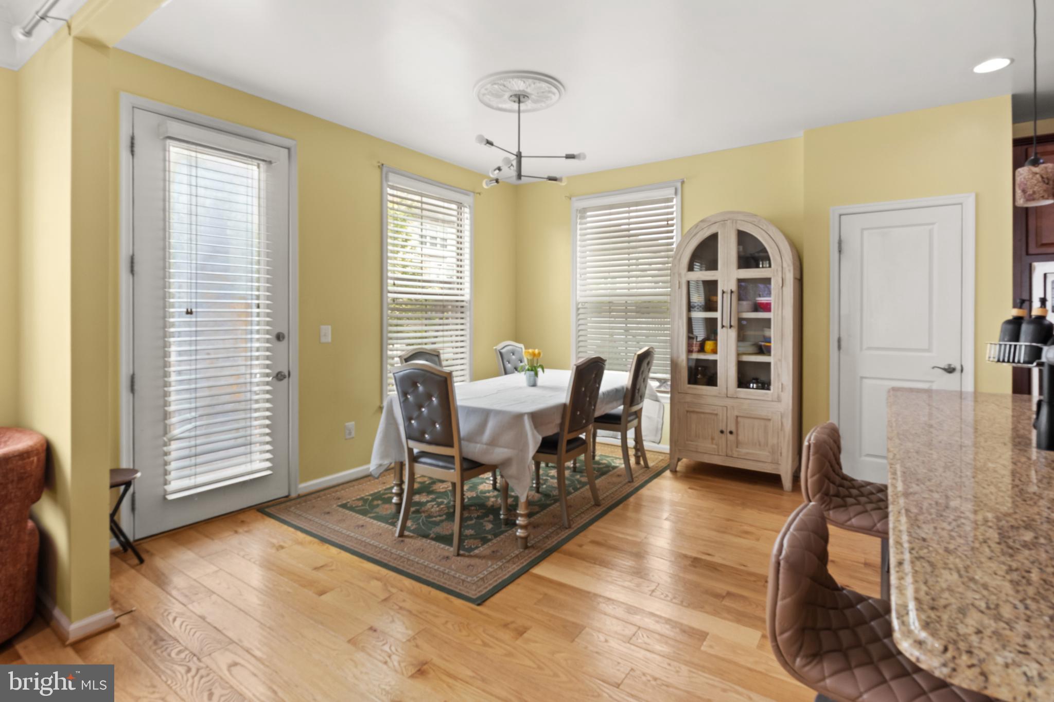 EAST CHASE - Residential